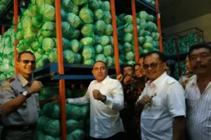 🥬 About Us 15 Cleaning and Packaging 1